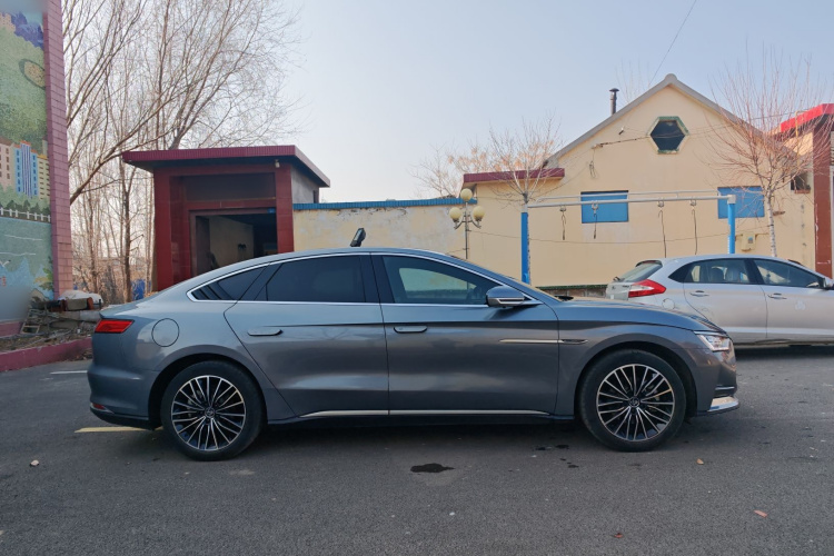 比亚迪 汉 2020款 DM 四驱性能版尊贵型车身外观6002