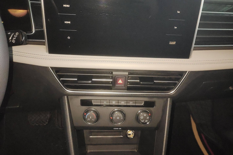 大众 途观L 2022款 330TSI 自动两驱舒享版局部细节9004