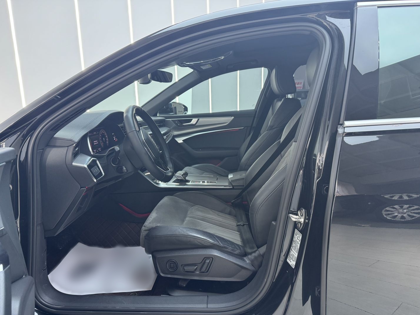 2021款 奥迪A6L 40 TFSI 豪华动感型图片