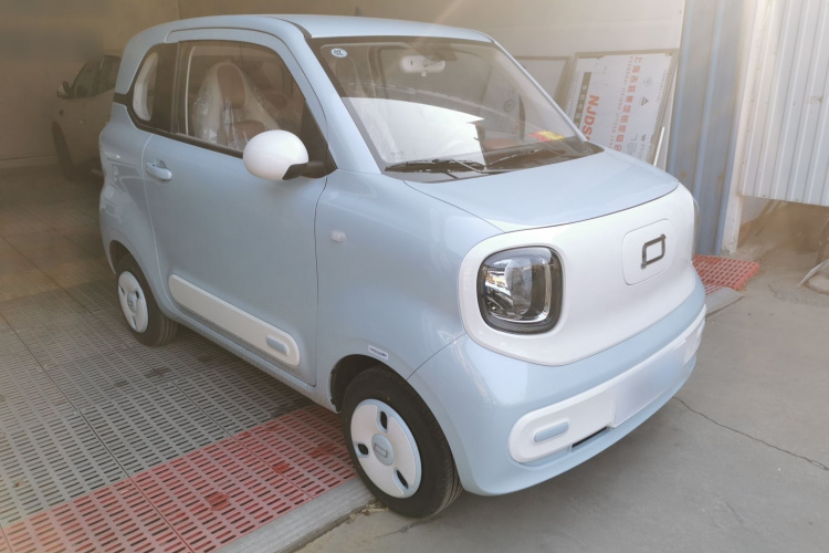 奔腾小马 2026款 222km 炫彩马车身外观3