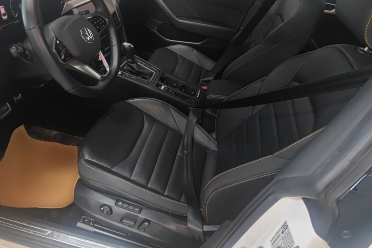 一汽-大众CC 2023款 380TSI 夺目版局部细节19