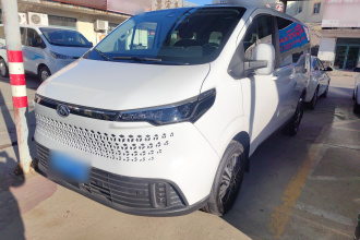 上汽大通MAXUS 新途V70 2023款 2.0T 精英版 自动短轴低顶 5/6座