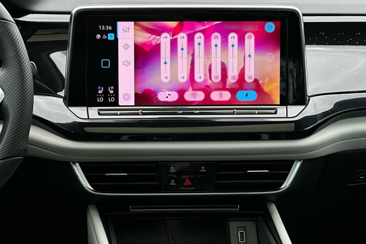 大众 途昂 2021款 380TSI 四驱尊崇旗舰版中控内饰7004