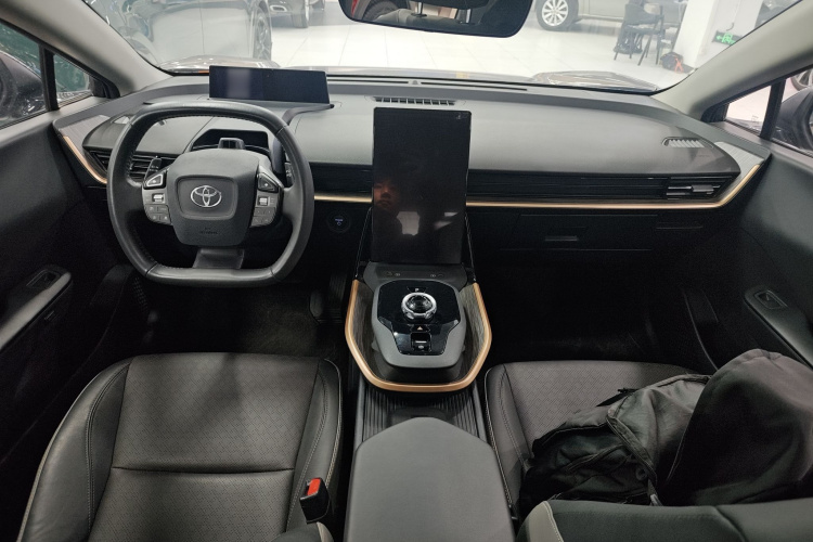 丰田bZ3 2023款 616km 长续航Premium中控内饰7002