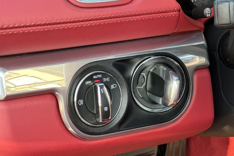 保时捷718 2022款 Boxster 2.0T中控内饰7004