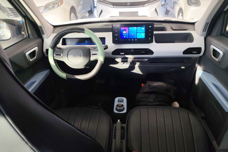 吉利银河 2024款 熊猫mini 200km 耐力熊中控内饰7002