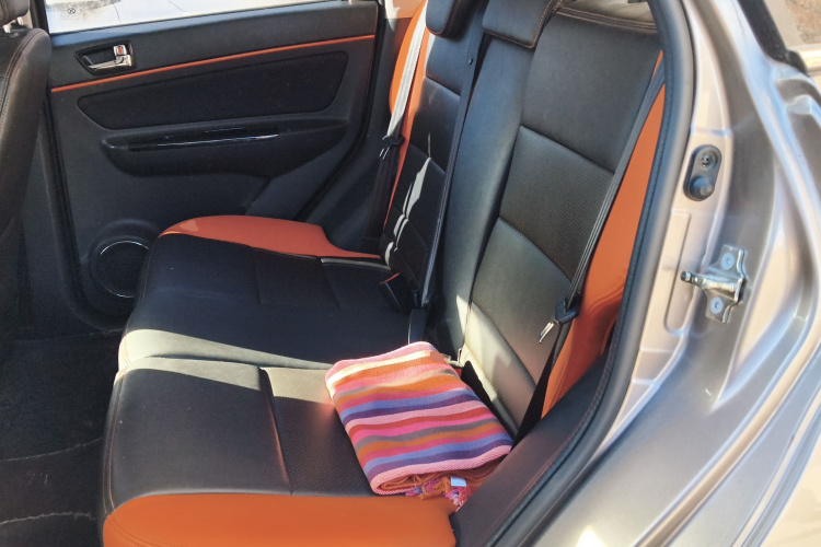 北汽新能源EX 2018款 EX360 新潮版中控内饰21