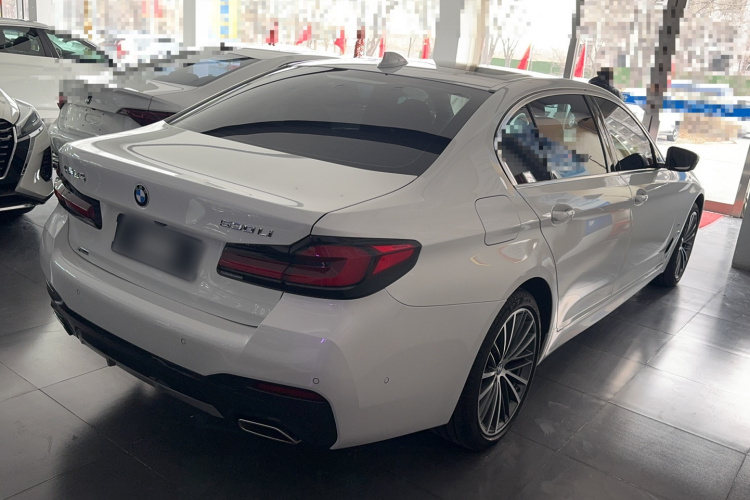 宝马5系 2022款 改款二 530Li xDrive M运动套装车身外观6002