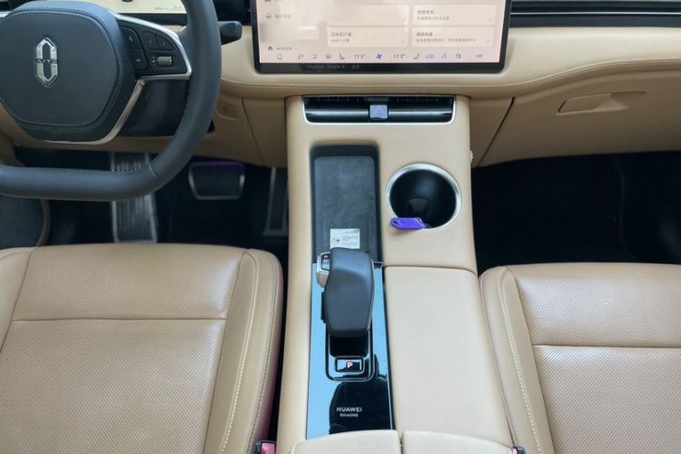 鸿蒙智行 问界M5 2022款 增程四驱旗舰版中控内饰7006