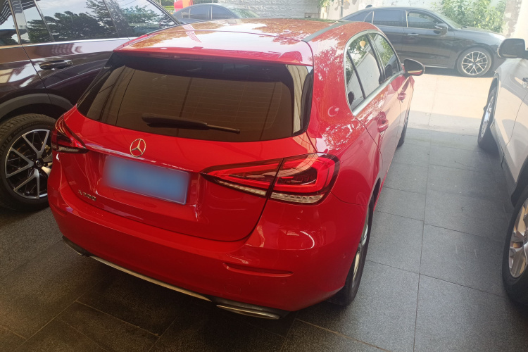 奔驰A级(进口) 2019款 A 200 动感型车身外观6004