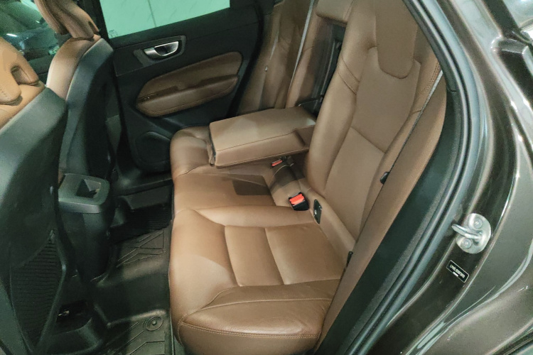 沃尔沃XC60 2024款 B5 四驱智逸豪华版中控内饰7004