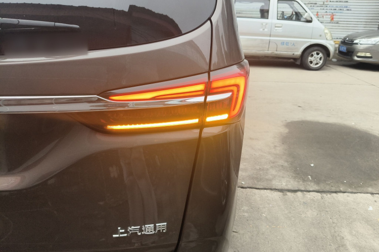 别克GL8 2022款 陆上公务舱 652T 豪华型车身外观6006