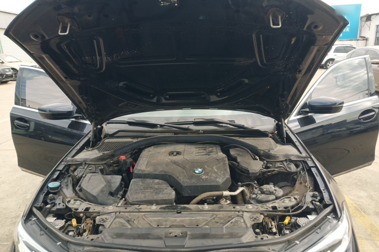 宝马3系 2021款 改款 320Li M运动套装机舱底盘24