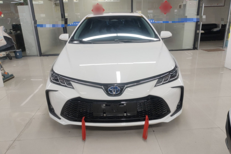 丰田 卡罗拉 2023款 1.8L 智能电混双擎 精英版车身外观2