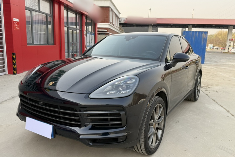 保时捷 2023款 Cayenne Coupé 3.0T 铂金版车身外观1