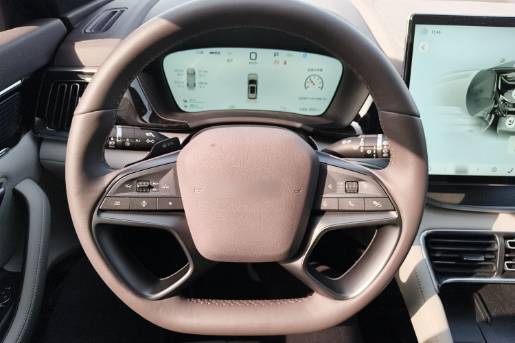 比亚迪 宋PLUS新能源 2025款 DM-i 智驾版 112KM 尊荣型中控内饰13