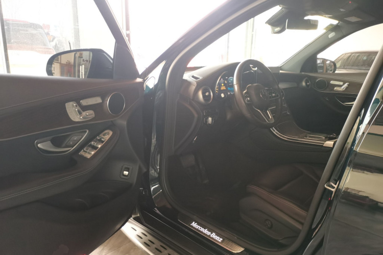 奔驰GLC 2022款 GLC 300 L 4MATIC 动感型臻藏版中控内饰7003