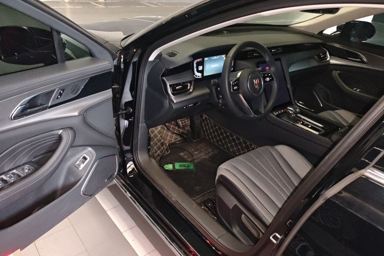 红旗H5 2024款 1.5T DCT智联旗悦版中控内饰20