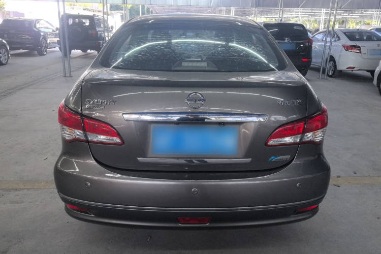 日产 轩逸 2018款 经典 1.6XE+ CVT领先版车身外观6