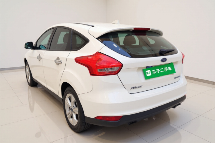 福特 福克斯 2017款 两厢 1.6L 手动舒适型智行版车身外观5