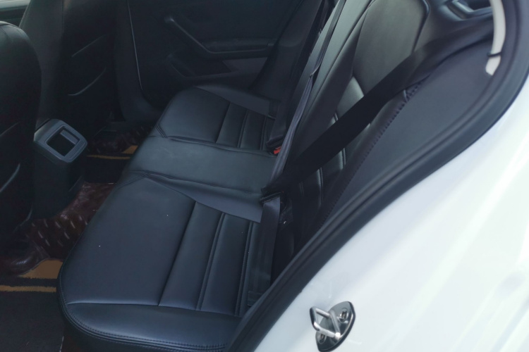 大众 凌渡 2019款 230TSI DSG风尚版 国VI中控内饰7004