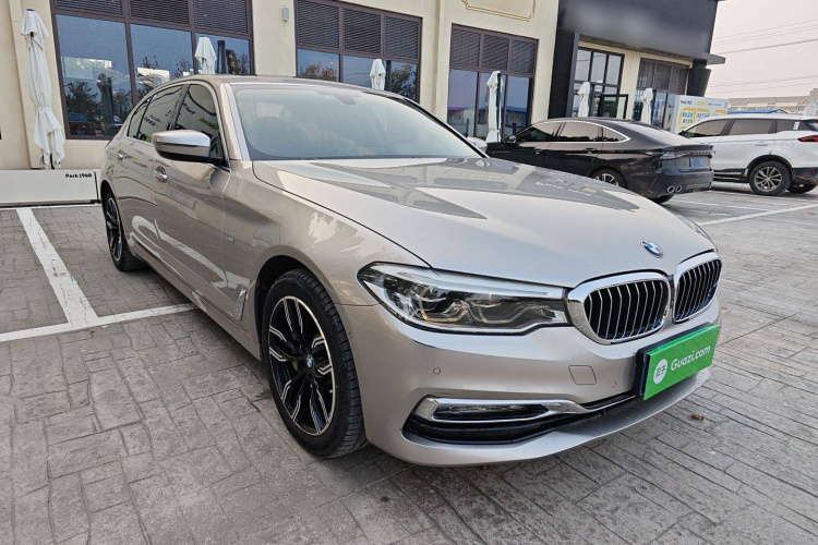 宝马5系 2018款 530Li 尊享型 豪华套装车身外观6002