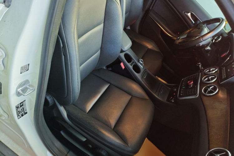 奔驰GLA(进口) 2015款 GLA 260 4MATIC局部细节41