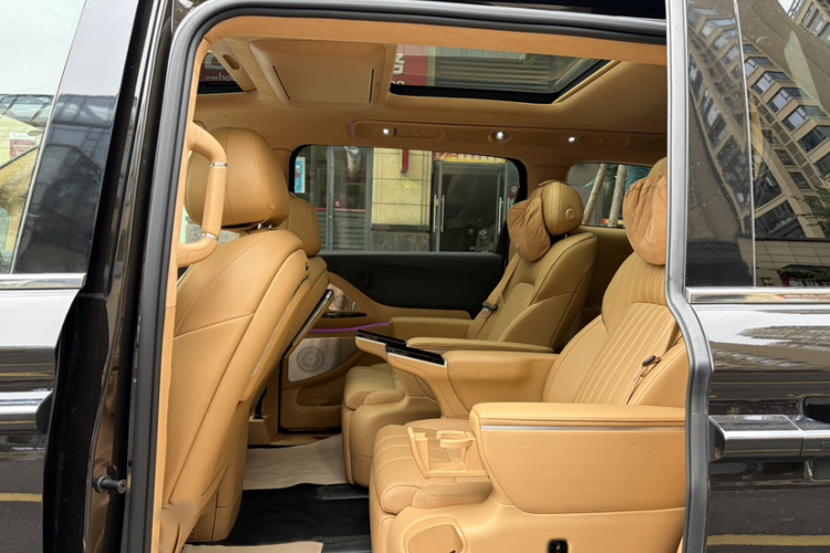 岚图汽车 岚图梦想家 2025款 PHEV 四驱旗舰鲲鹏版中控内饰7001