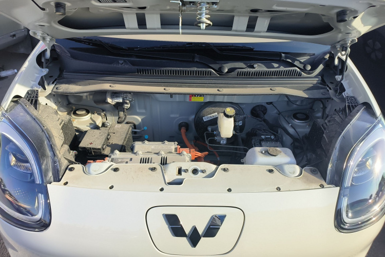 五菱汽车 宏光MINIEV 2025款 四门版 进阶款机舱底盘24