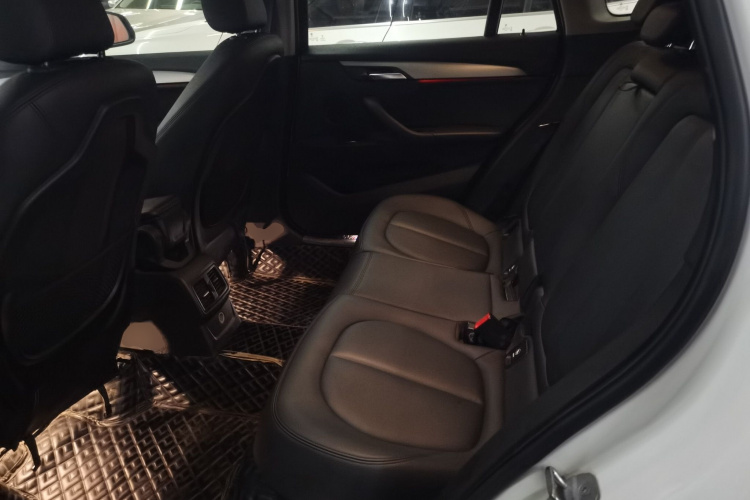 宝马X1 2016款 sDrive18Li 尊享型中控内饰21