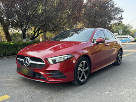 奔驰A级 2022款 改款二 A 200 L 运动轿车时尚型