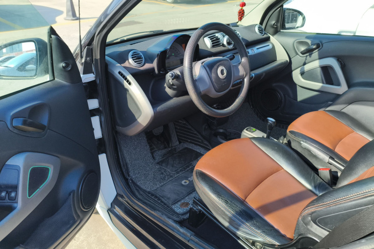 smart fortwo 2012款 1.0 MHD 硬顶舒适版中控内饰20