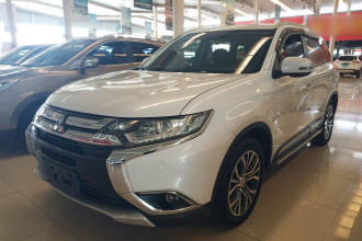 三菱 欧蓝德 2018款 2.0L 两驱嘉乐版 7座