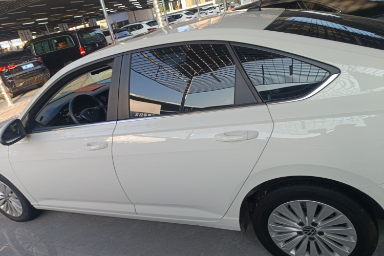 大众 朗逸 2021款 1.5L 自动舒适版车身外观4