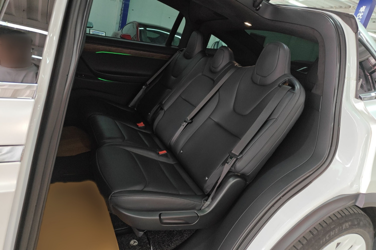 特斯拉 Model X 2019款 长续航版中控内饰7004