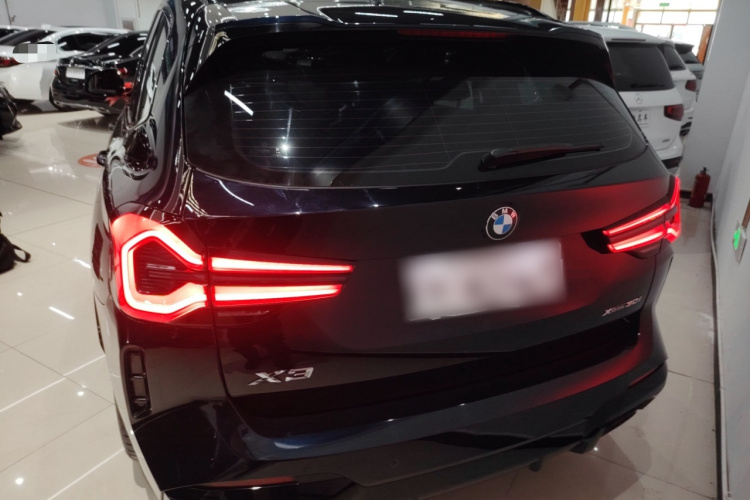 宝马X3 2023款 改款 xDrive30i 领先型 M曜夜套装车身外观6
