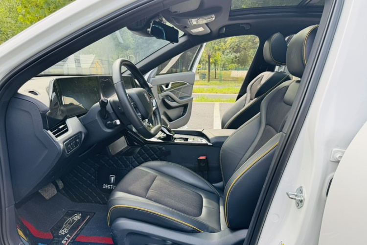 奔腾B70S 2022款 1.5T 智潮统帅中控内饰7004