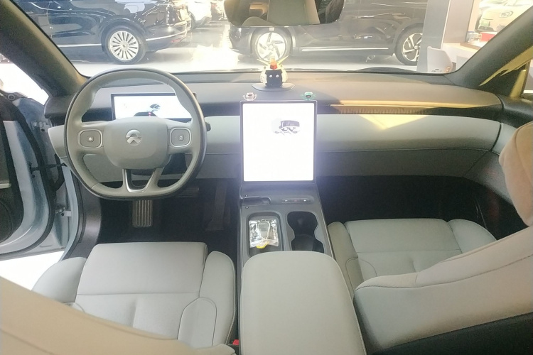 蔚来ET5 2022款 75kWh中控内饰12