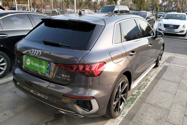 奥迪A3 2024款 Sportback 35 TFSI 时尚运动型车身外观7