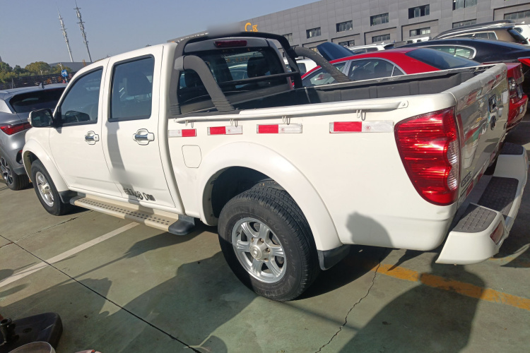 长城 风骏5 2017款 2.4L欧洲版汽油两驱进取型大双排4G69S4N车身外观6003