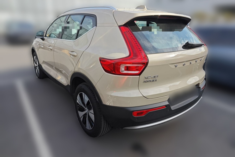 沃尔沃XC40 2025款 B3 智远豪华版车身外观5