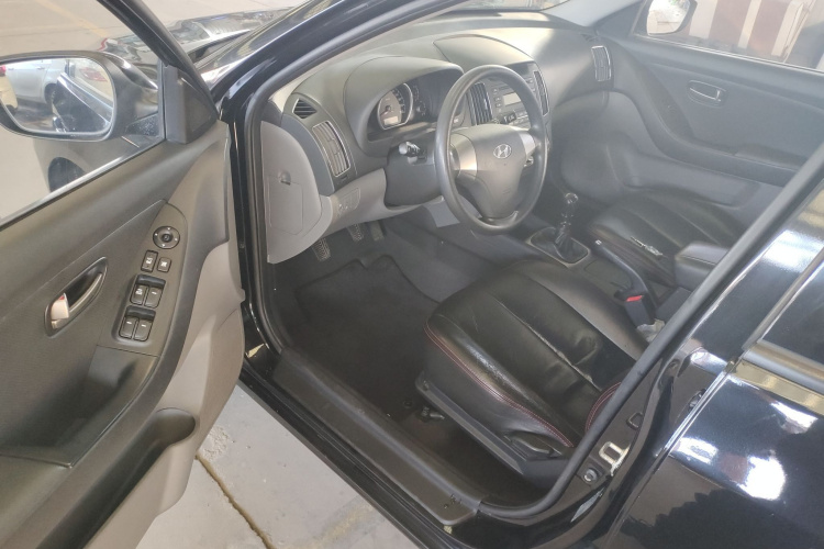 现代 悦动 2015款 1.6L 手动舒适型中控内饰7003