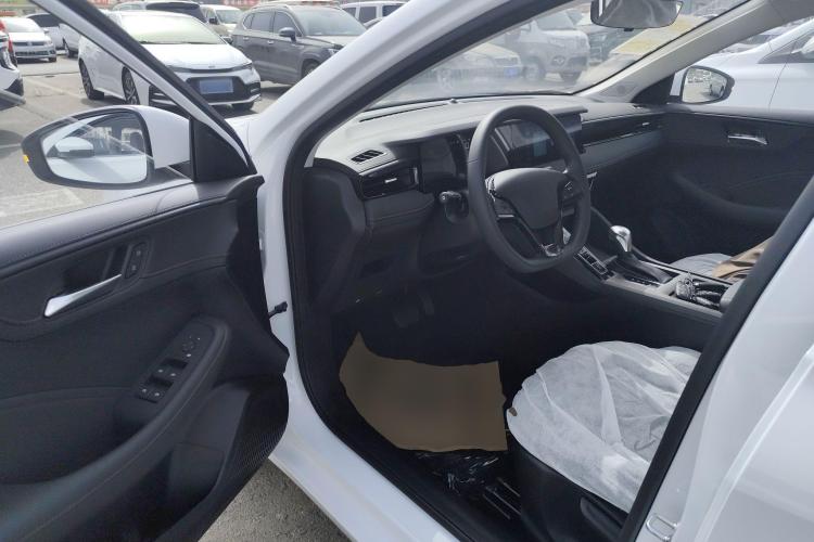 荣威i5 2023款 1.5L CVT豪华版中控内饰20