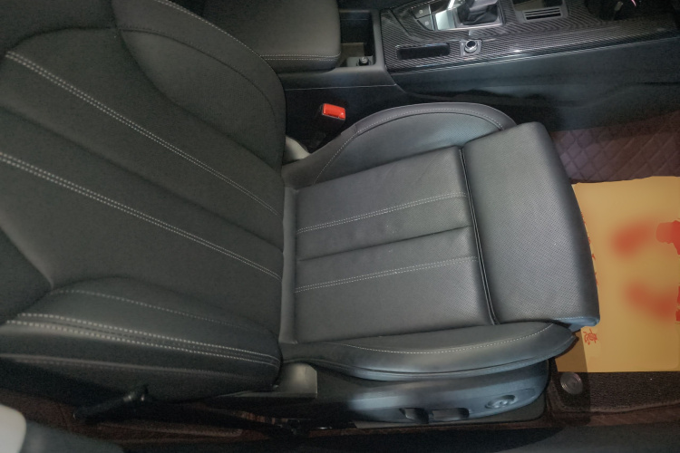 奥迪A4L 2020款 40 TFSI 豪华动感型局部细节41