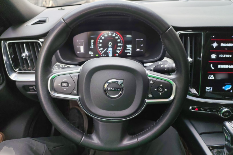沃尔沃S60 2021款 T4 智逸豪华版中控内饰13