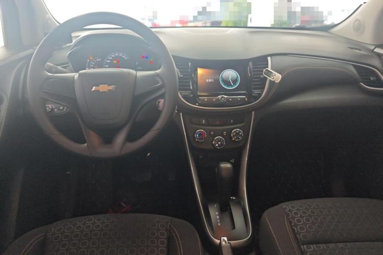 雪佛兰 创酷 2018款 330T 自动两驱精英型中控内饰7002