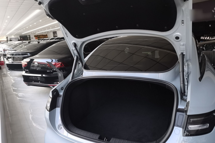 零跑汽车 零跑C01 2024款 增程 316尊享版机舱底盘23