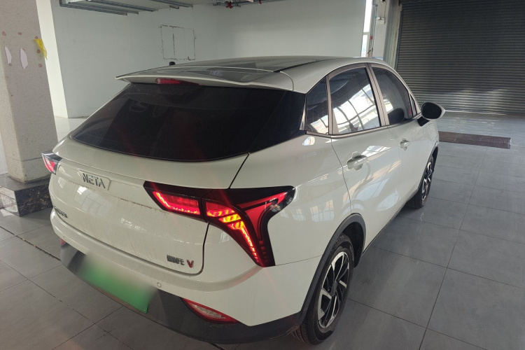 哪吒汽车 哪吒V 2021款 长续航娱乐版升级型车身外观7