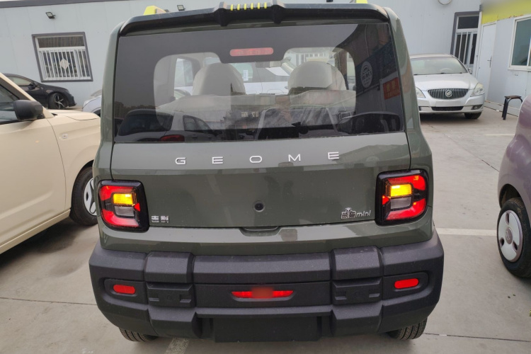 吉利银河 2025款 210km 熊猫骑士车身外观6