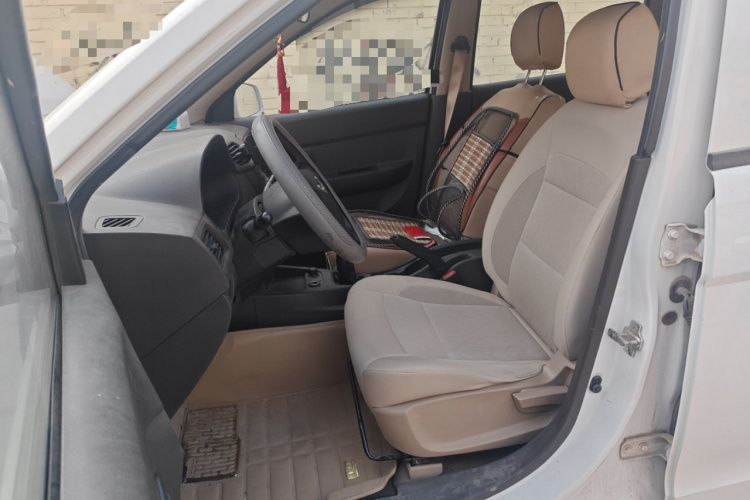 五菱汽车 五菱宏光 2016款 1.5L S舒适型中控内饰19